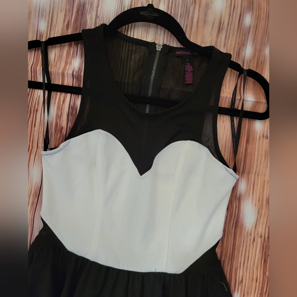 Material Girl S Black and White Sweetheart Mesh Sleveless Dress - Picture 3 of 5
